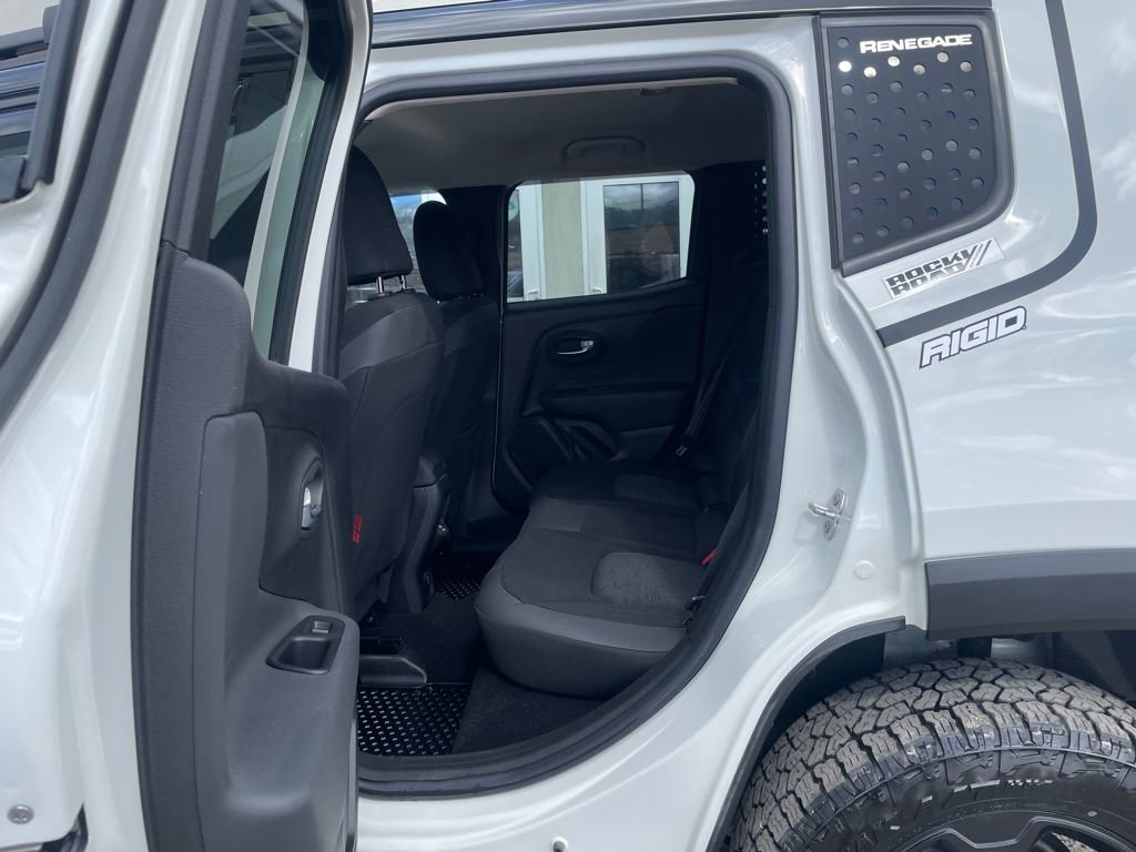 Used 2022 Jeep Renegade Trailhawk image 16