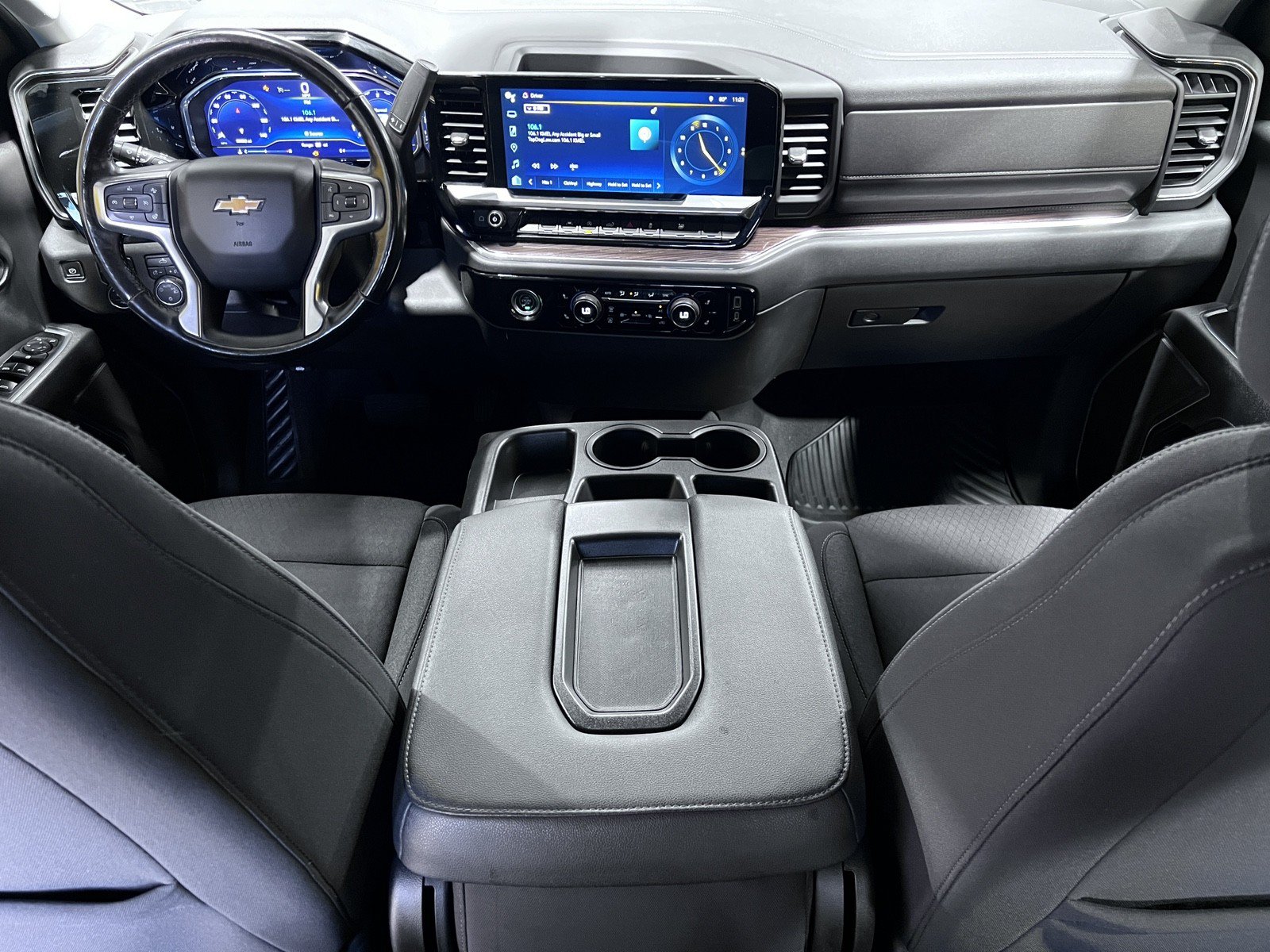 Used 2022 Chevrolet Silverado 1500 LT AWD/4WD image 13