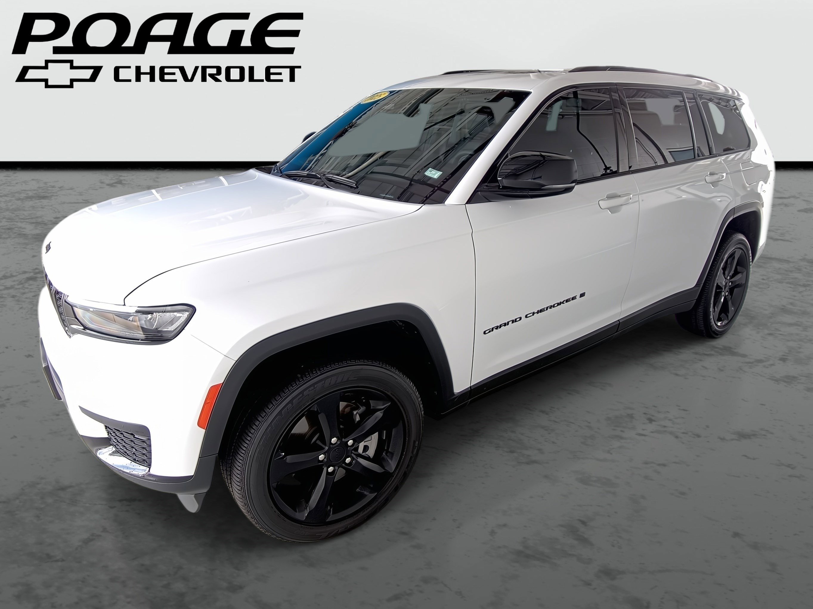 Used 2025 Jeep Grand Cherokee L Laredo image 1