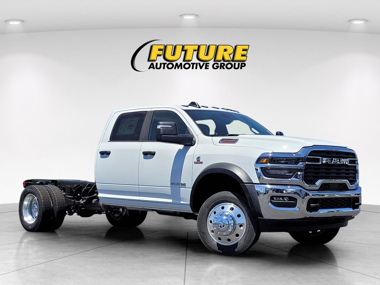New 2025 RAM 4500 4x4 Crew Cab DRW image 1