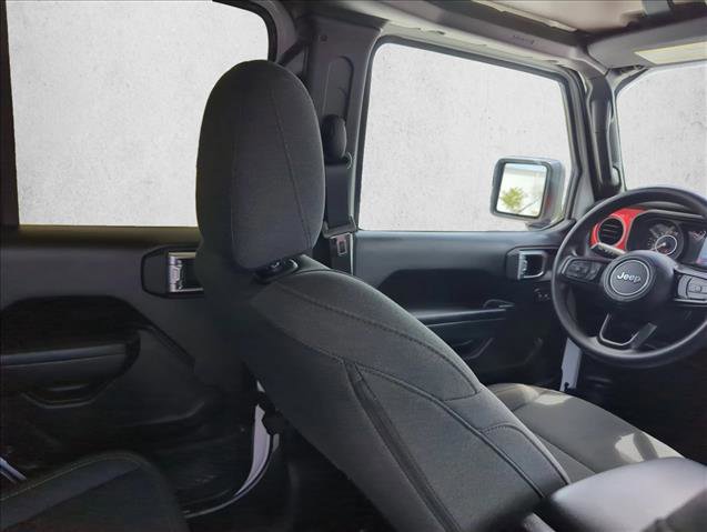 Used 2025 Jeep Gladiator Sport image 23