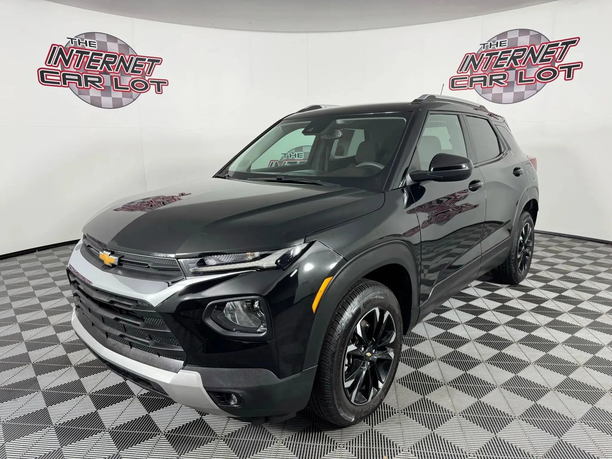 Used 2023 Chevrolet TrailBlazer LT w/ Convenience Package AWD/4WD image 3