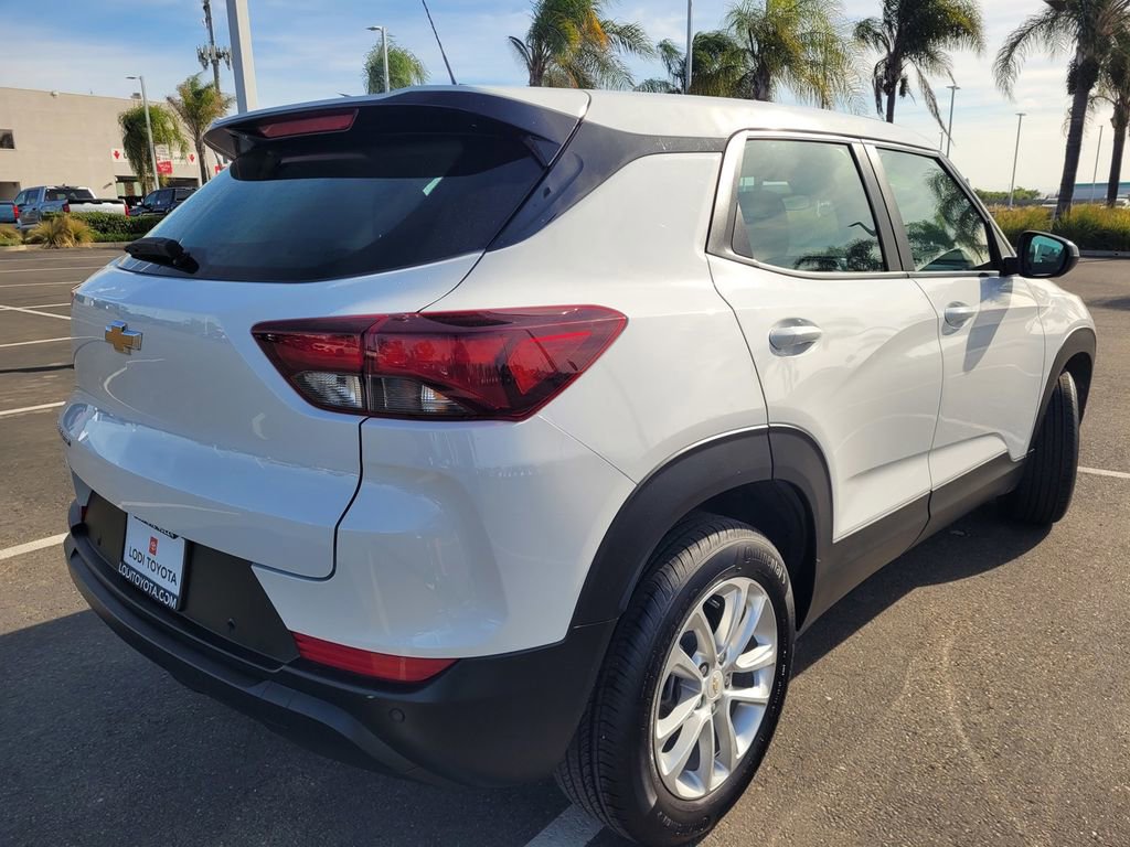 Used 2025 Chevrolet TrailBlazer LS w/ LS Convenience Package image 4