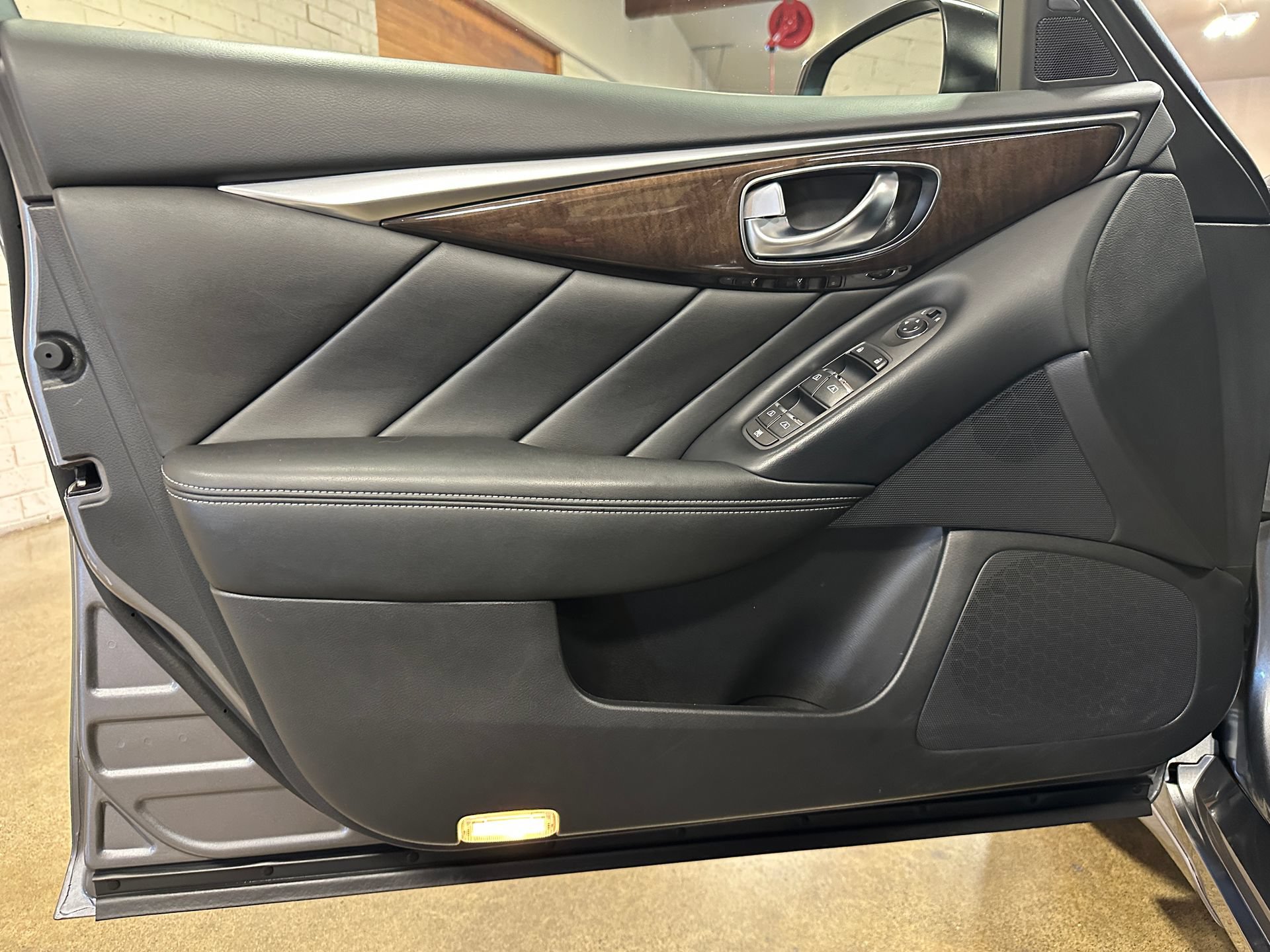 Used 2018 INFINITI Q50 Luxe w/ Essential Package (3.0T Luxe) AWD/4WD image 20