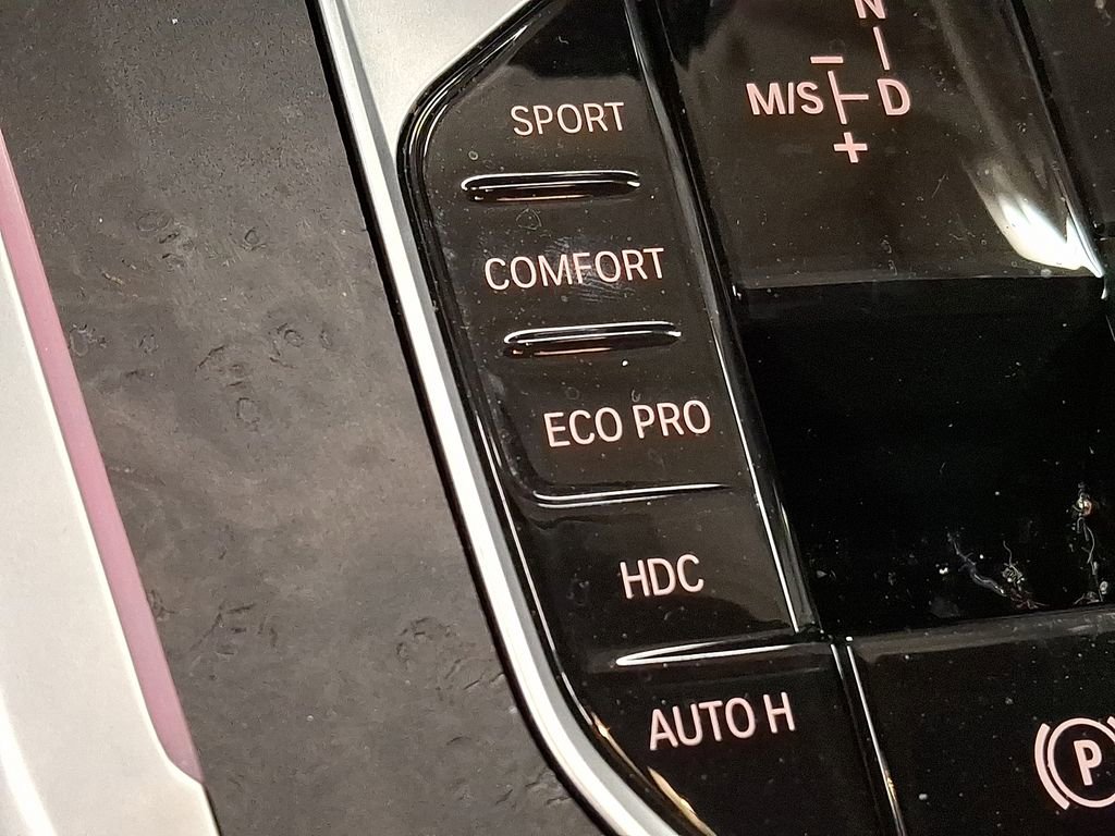 Used 2022 BMW X5 xDrive40i w/ M Sport Package AWD/4WD image 23