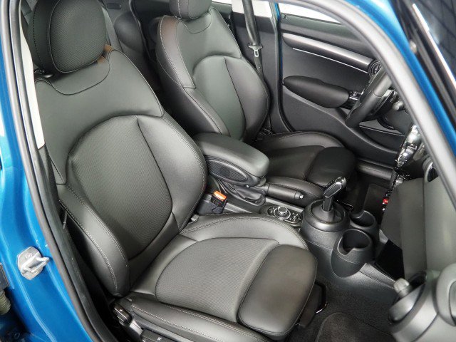 Used 2024 MINI Cooper S image 2