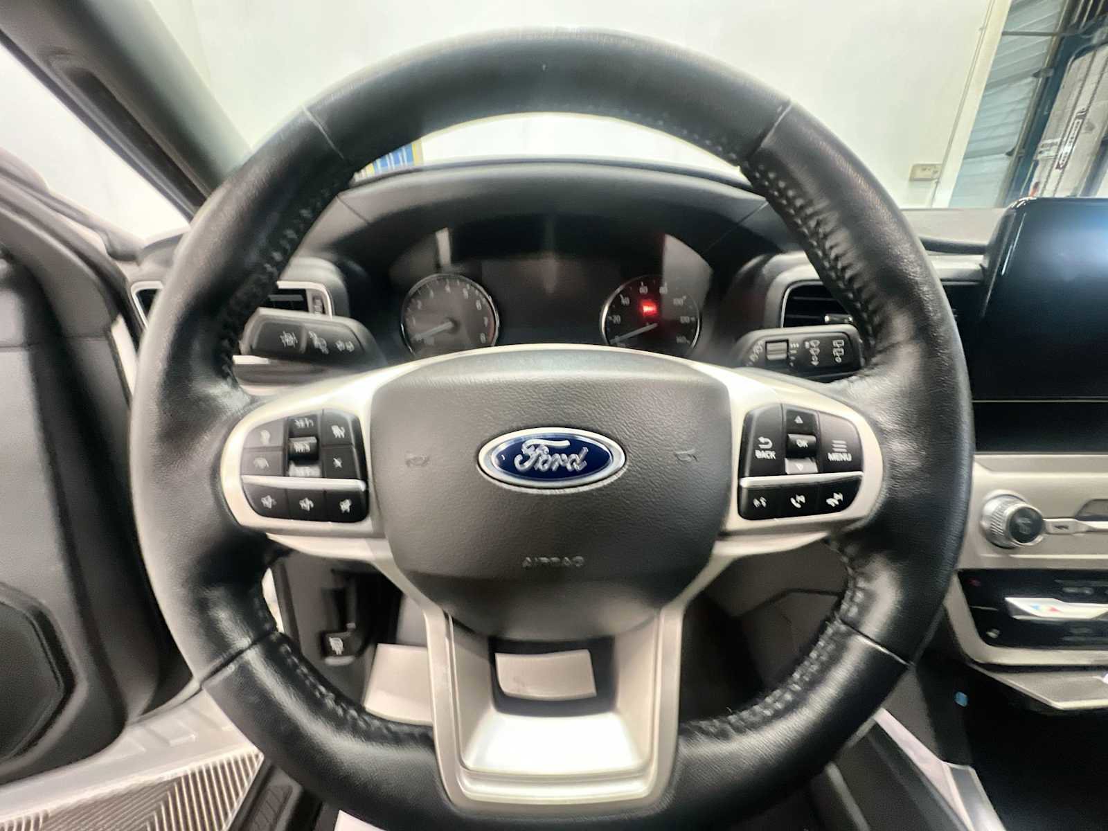 Used 2022 Ford Explorer XLT w/ Equipment Group 202A image 11