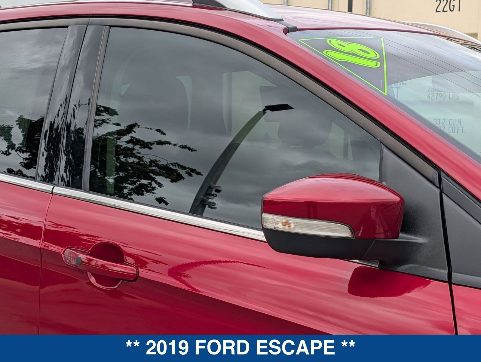 Used 2019 Ford Escape Titanium w/ U9j03 - Titanium Tow Package AWD/4WD image 10
