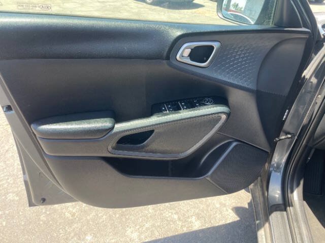 Used 2020 Kia Soul S FWD image 9