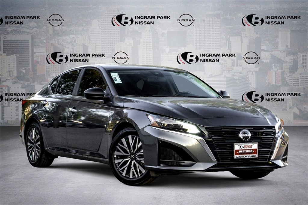 Used 2025 Nissan Altima 2.5 SV