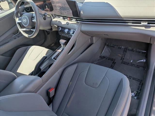 Used 2024 Hyundai Elantra SEL FWD image 22