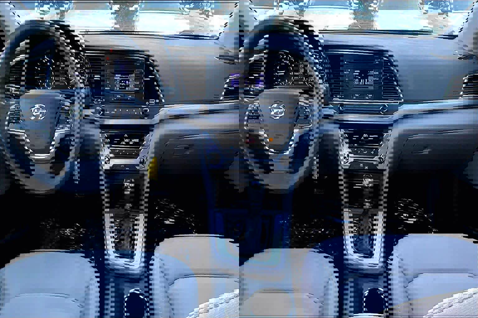 Used 2017 Hyundai Elantra SE image 10