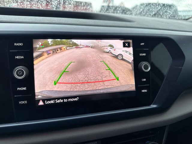 Used 2023 Volkswagen Taos SE FWD image 5