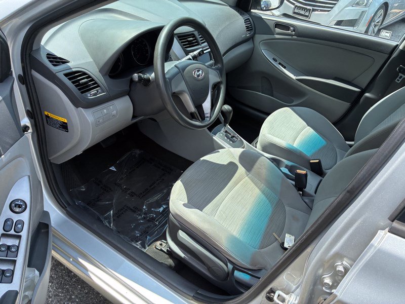 Used 2015 Hyundai Accent GLS FWD image 7