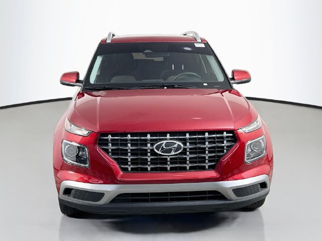 Used 2026 Hyundai Venue SEL FWD image 2