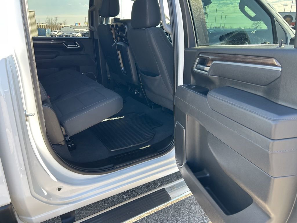 Used 2025 Chevrolet Silverado 2500 LT w/ Convenience Package image 21