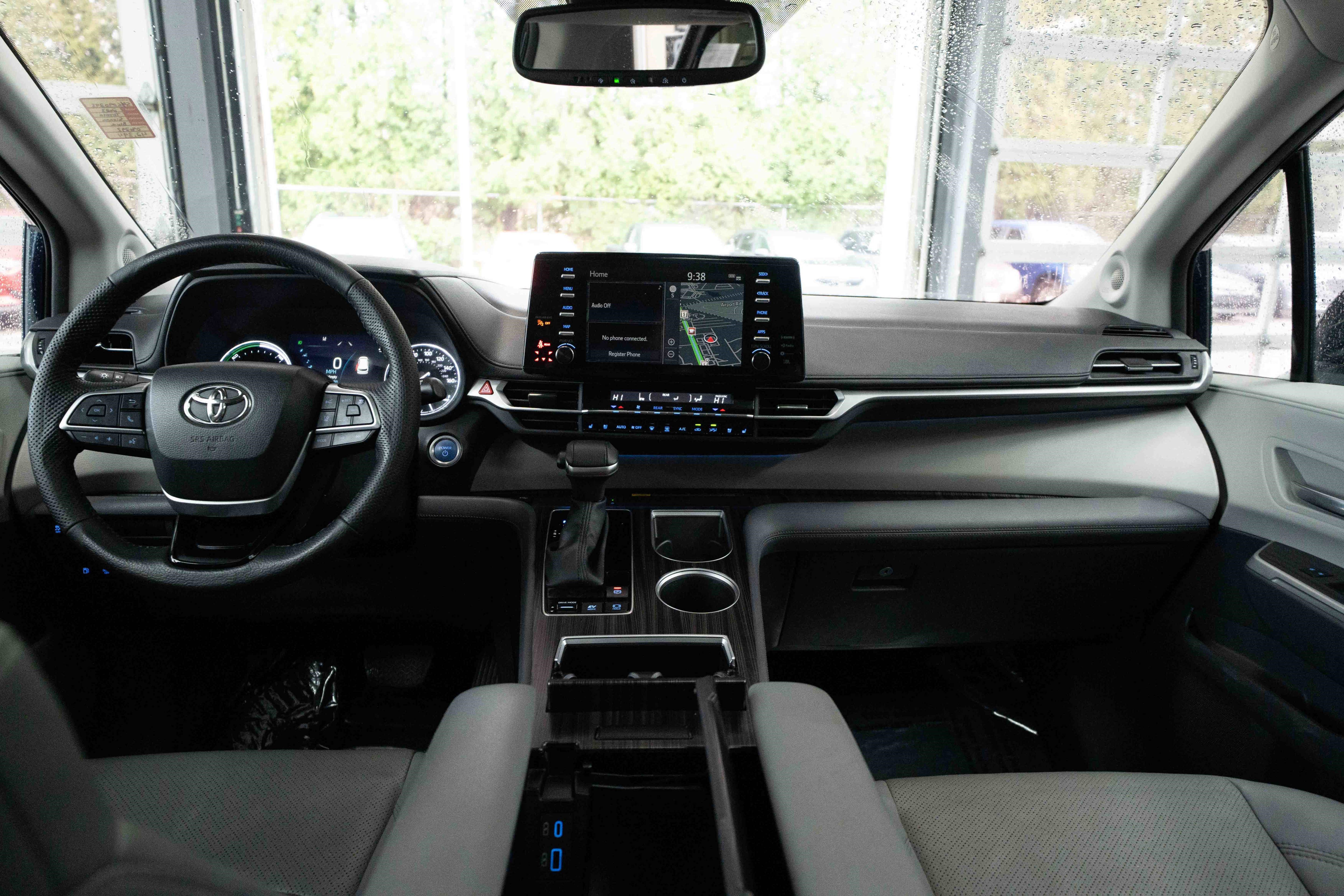 Used 2023 Toyota Sienna Limited image 20