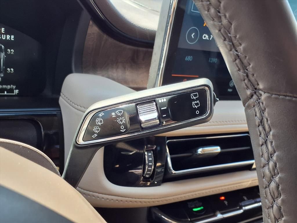 Used 2023 Lincoln Nautilus Reserve w/ Luxury Package image 19