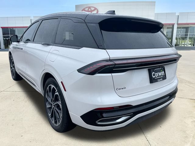 Used 2025 Lincoln Nautilus Reserve AWD/4WD image 5