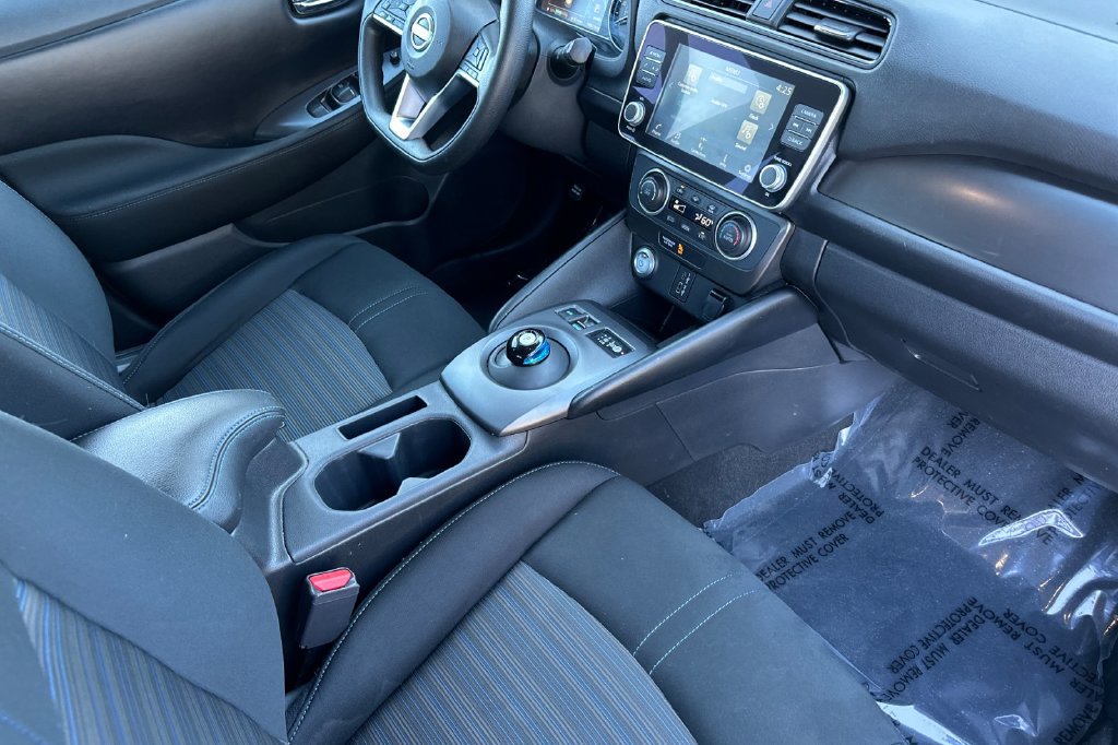 Used 2025 Nissan Leaf S FWD image 15