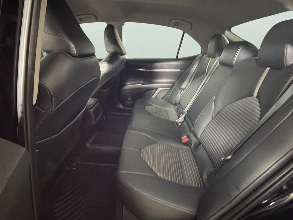 Used 2021 Toyota Camry SE FWD image 25