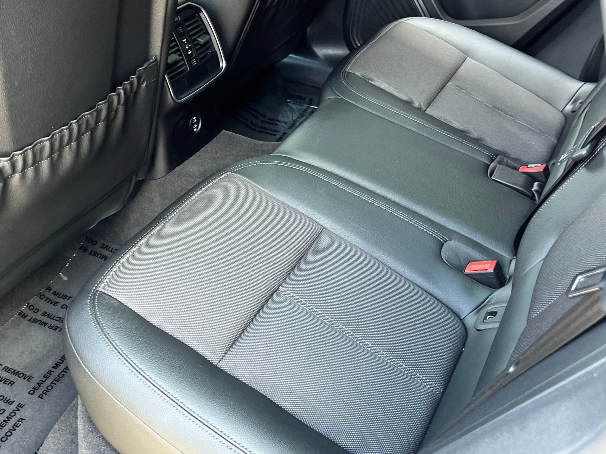 Used 2024 Porsche Macan AWD/4WD image 20