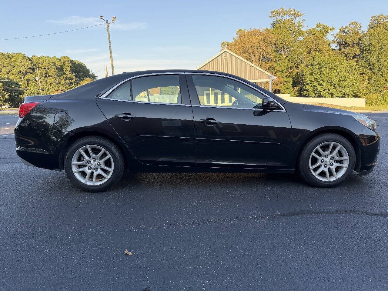 Used 2015 Chevrolet Malibu LT w/ Power Convenience Package FWD image 9