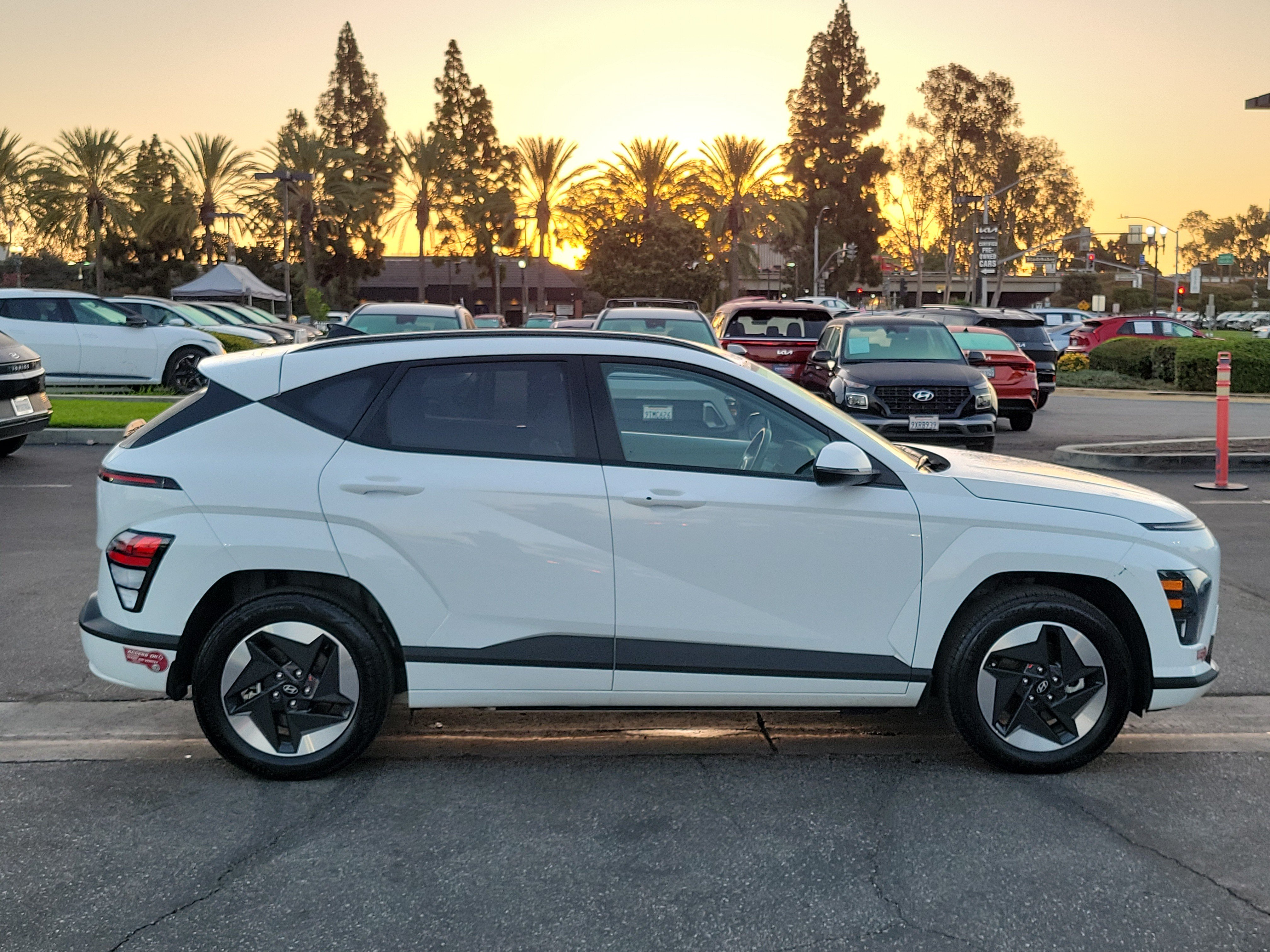 Certified 2024 Hyundai Kona SEL FWD image 5