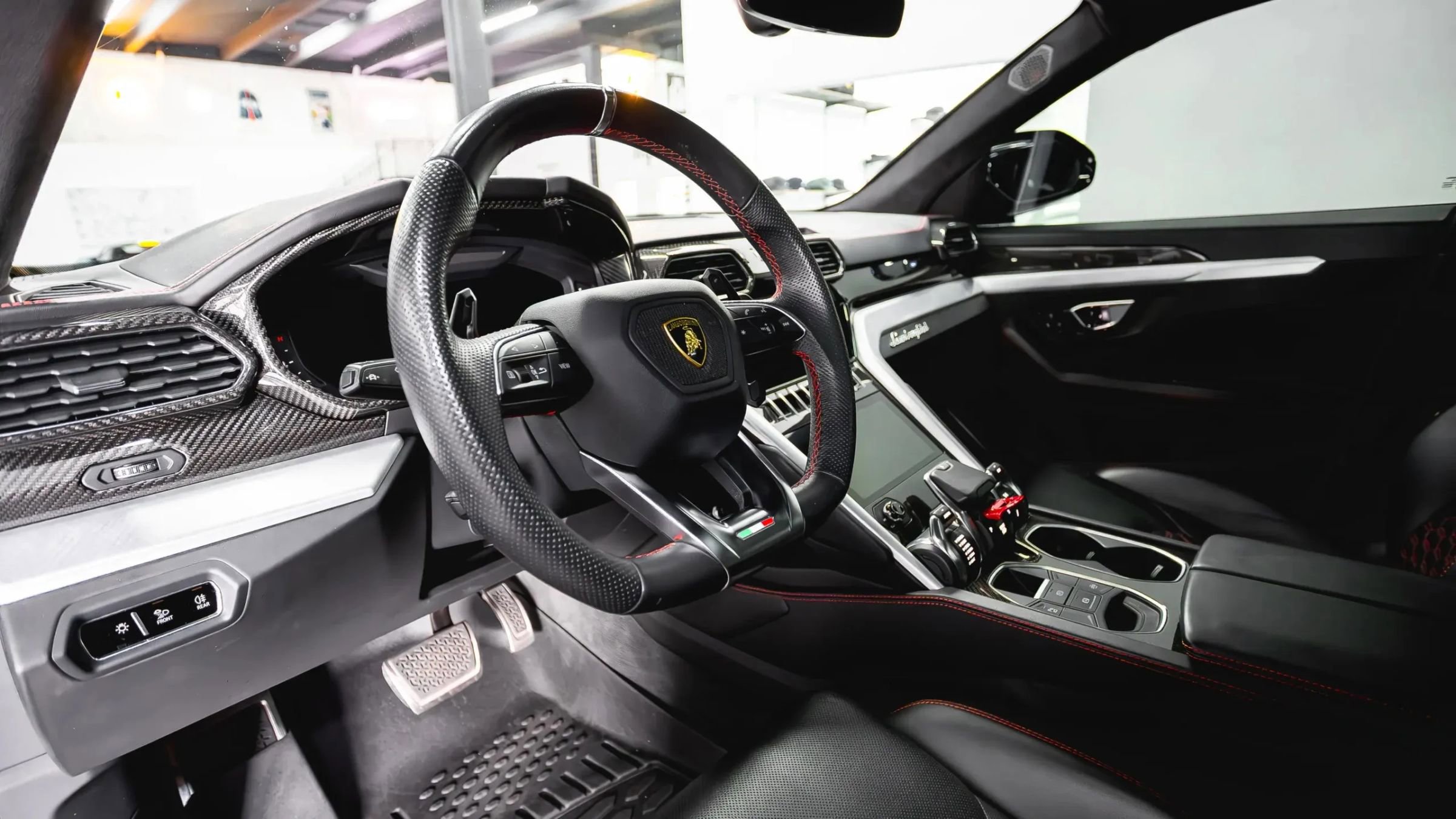 Used 2021 Lamborghini Urus image 35