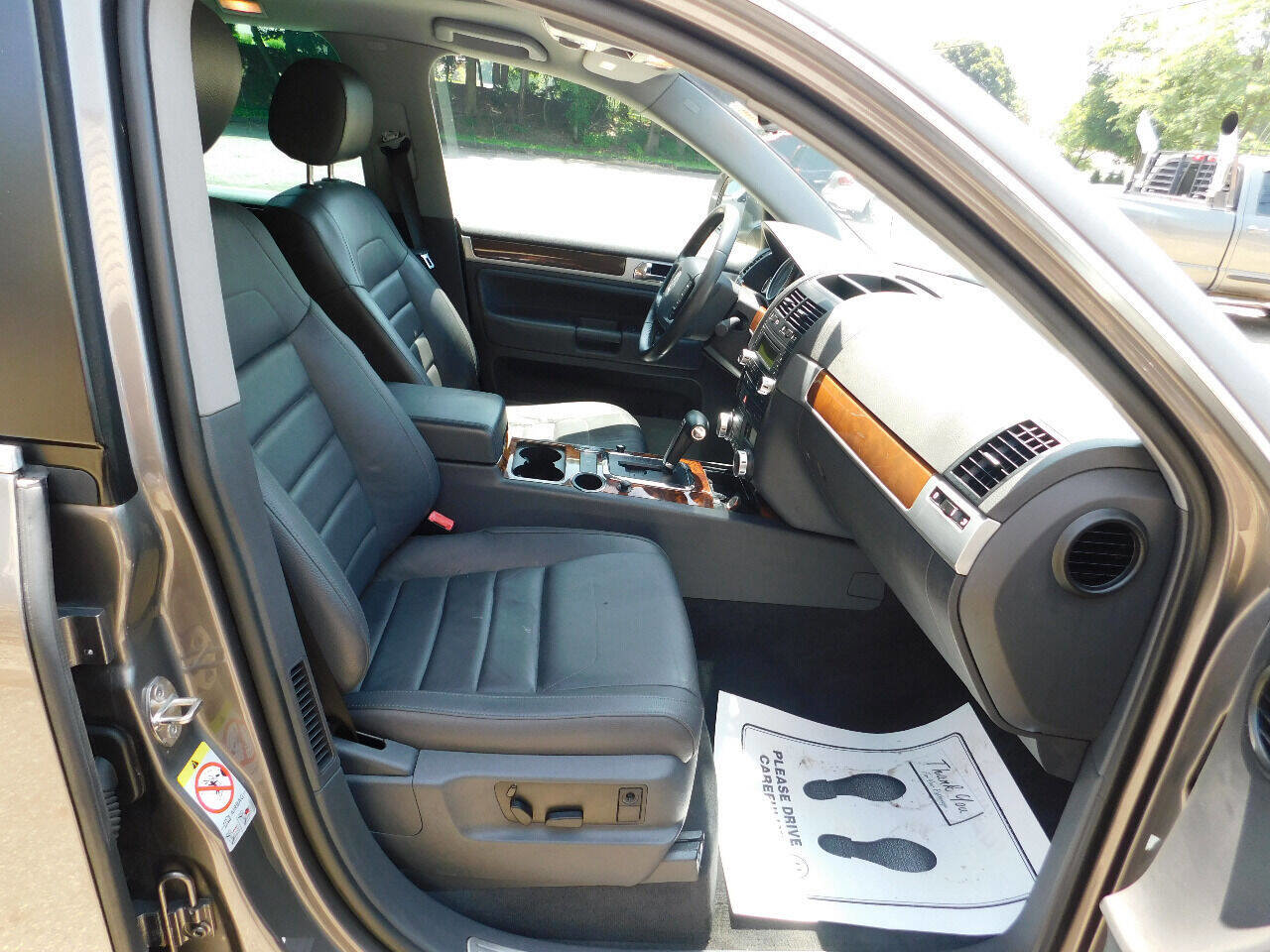 Used 2008 Volkswagen Touareg V6 AWD/4WD image 26