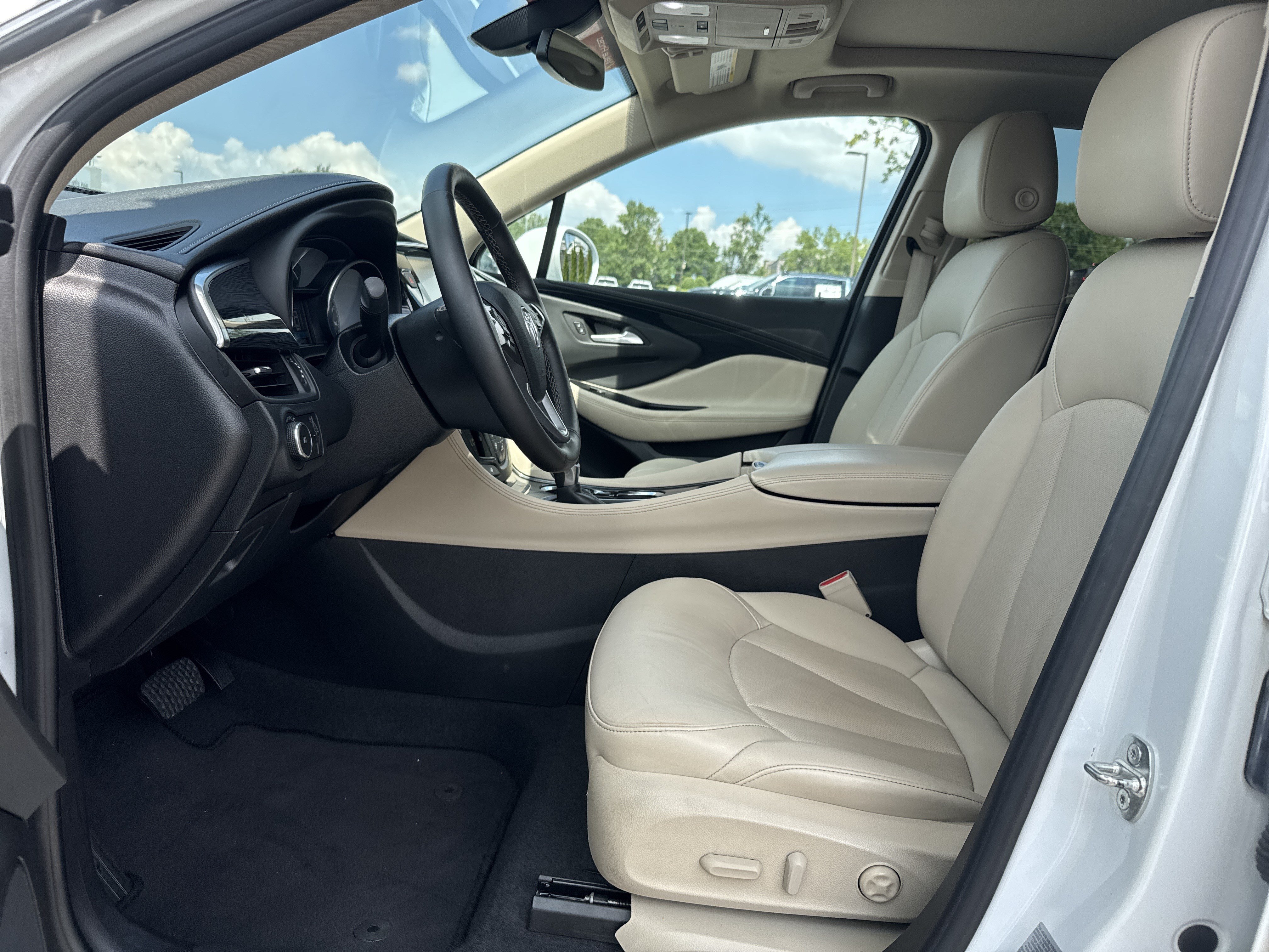 Used 2017 Buick Envision Essence FWD image 17