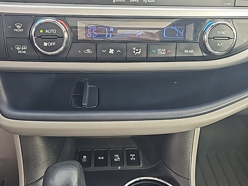 Used 2019 Toyota Highlander Limited Platinum image 25