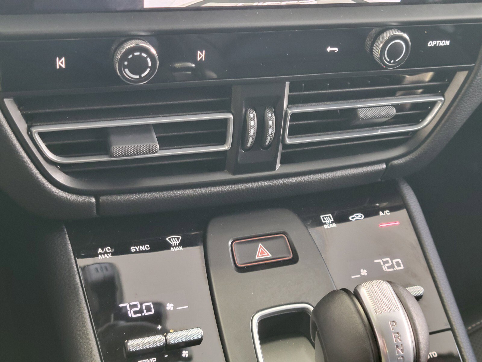 Used 2025 Porsche Macan S image 25