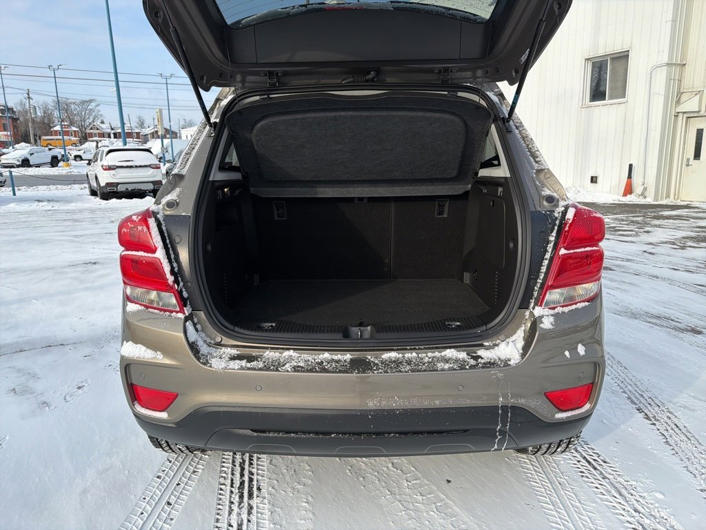 Used 2021 Chevrolet Trax LT w/ Driver Confidence Package image 11