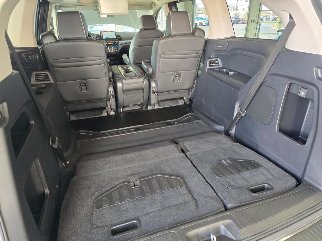 Used 2025 Honda Odyssey Touring image 16