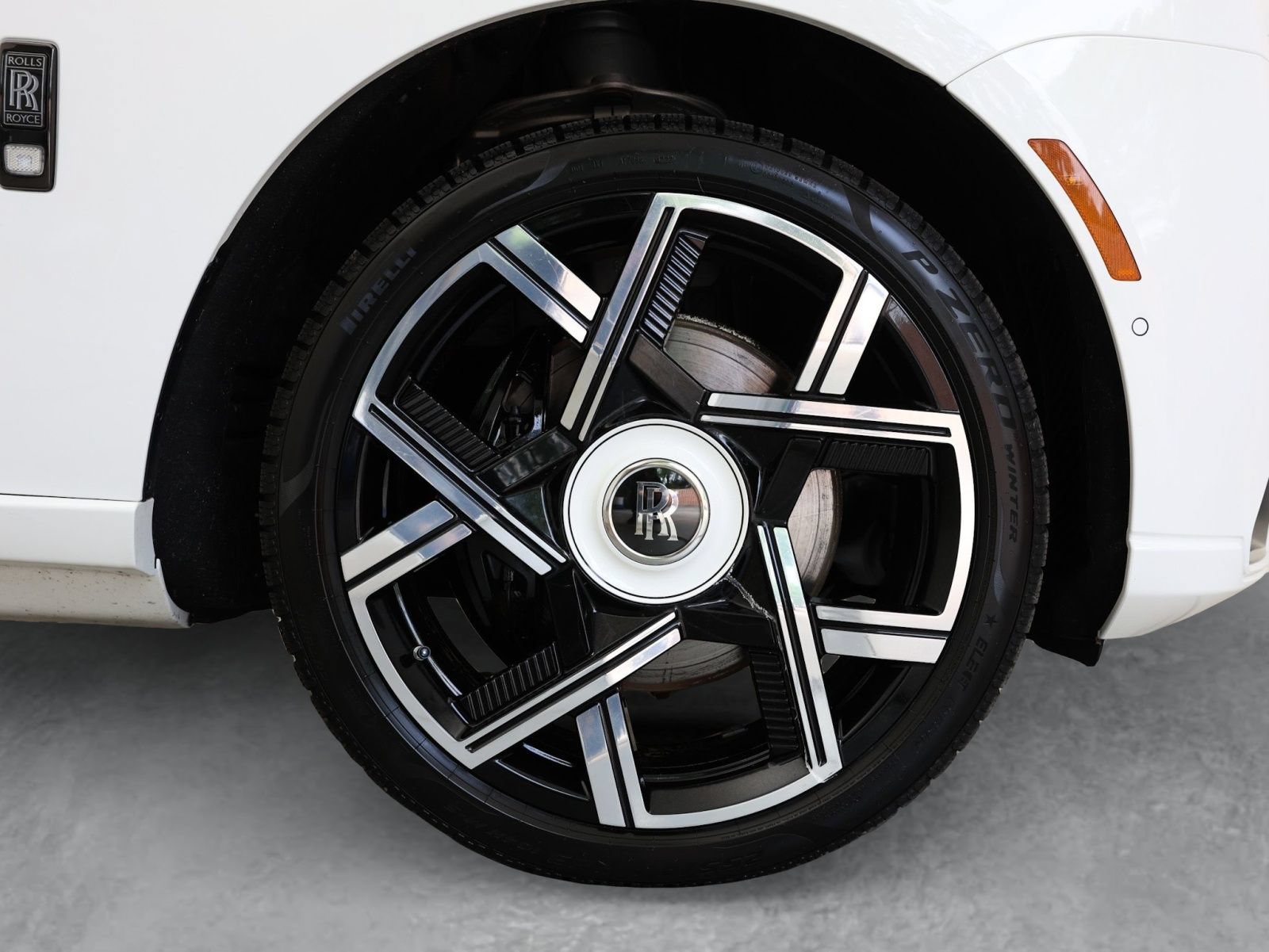 Certified 2025 Rolls-Royce Cullinan Black Badge AWD/4WD image 20