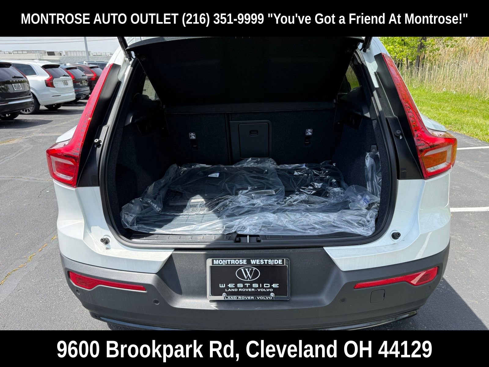 New 2026 Volvo XC40 B5 Plus w/ Protection Package Premier AWD/4WD image 37