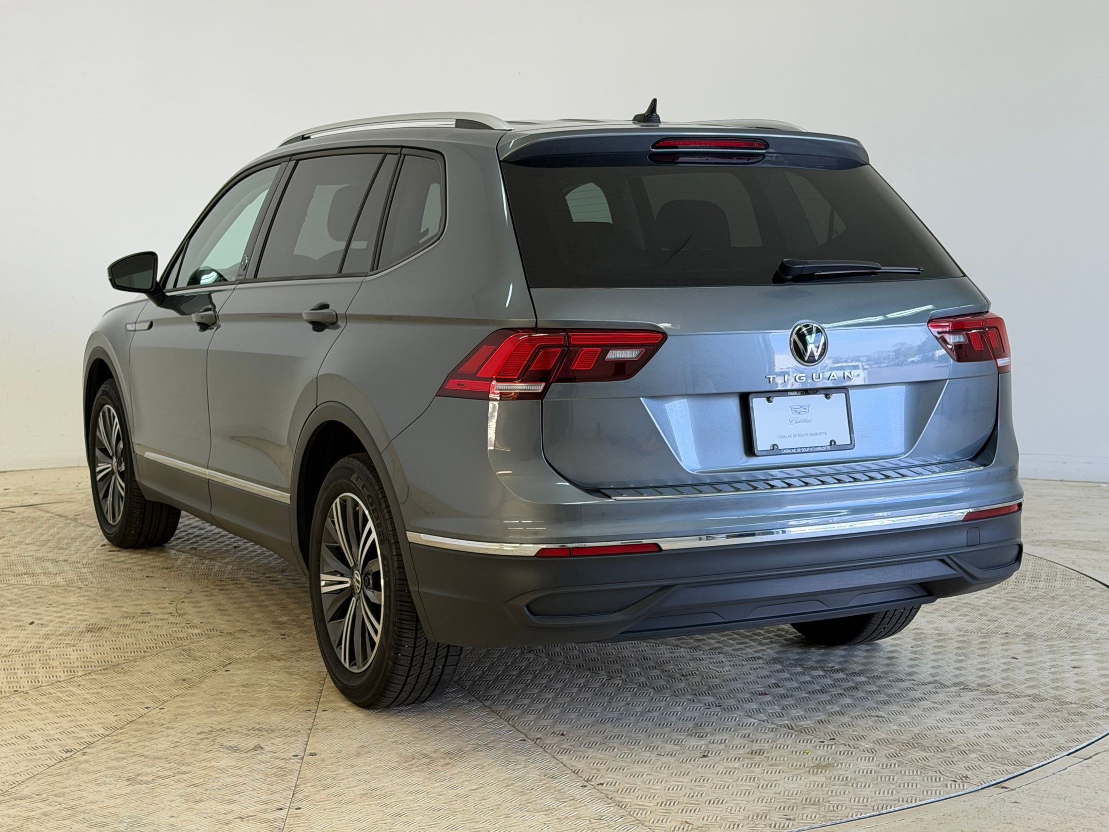 Used 2024 Volkswagen Tiguan Wolfsburg Edition image 3