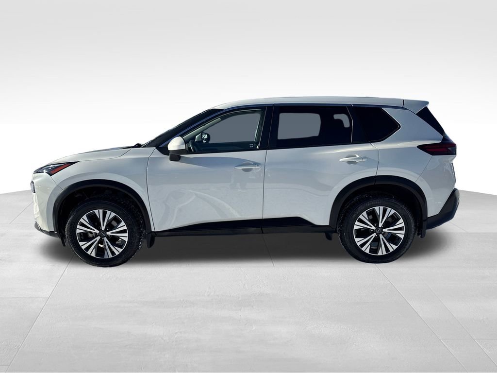 Used 2023 Nissan Rogue SV image 3