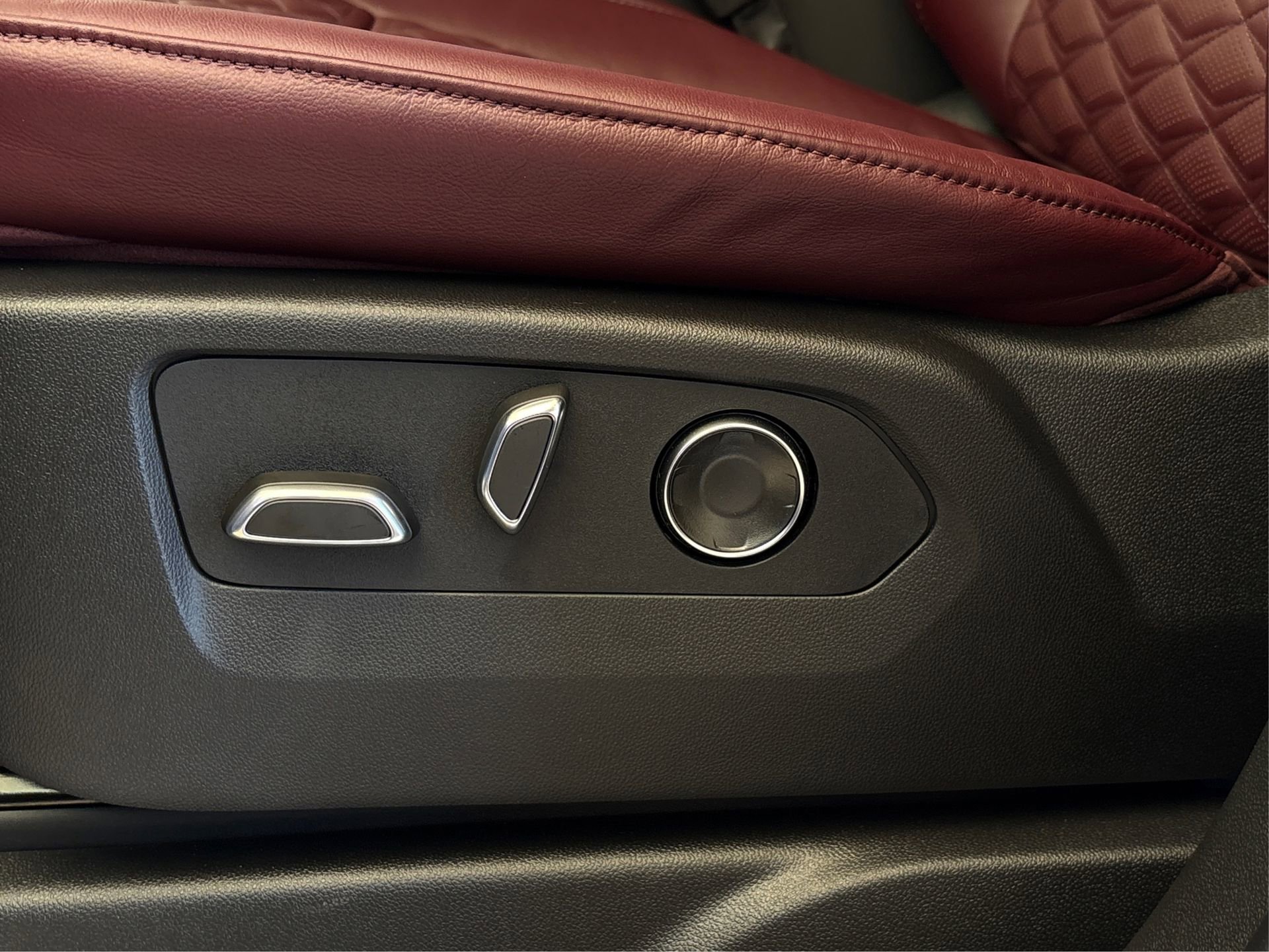 New 2026 Cadillac Escalade Luxury image 32