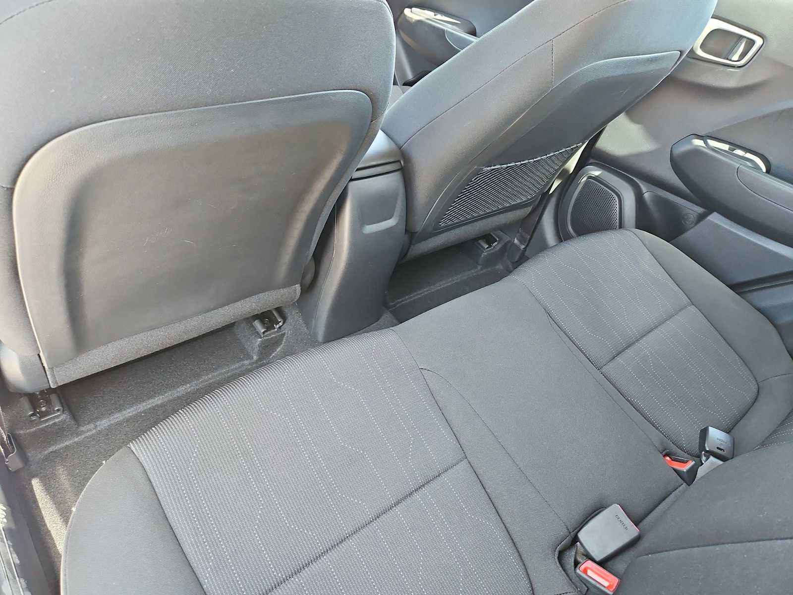 Certified 2025 Hyundai Venue SE image 18