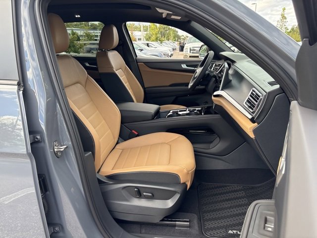 New 2026 Volkswagen Atlas Cross Sport SEL R-Line image 18