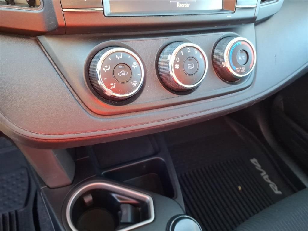 Used 2016 Toyota RAV4 LE image 32