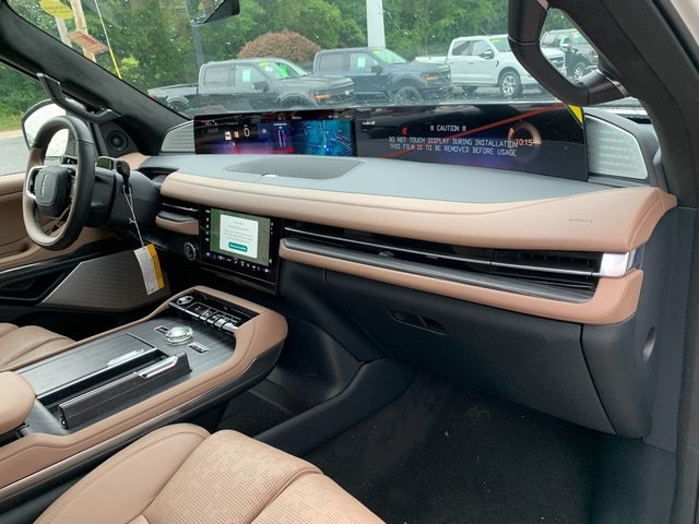 New 2027 Lincoln Navigator Black Label AWD/4WD image 12