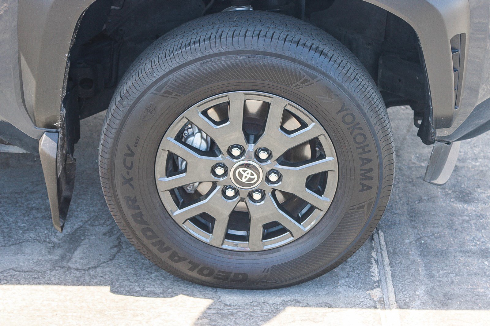 Used 2025 Toyota 4Runner SR5 AWD/4WD image 11