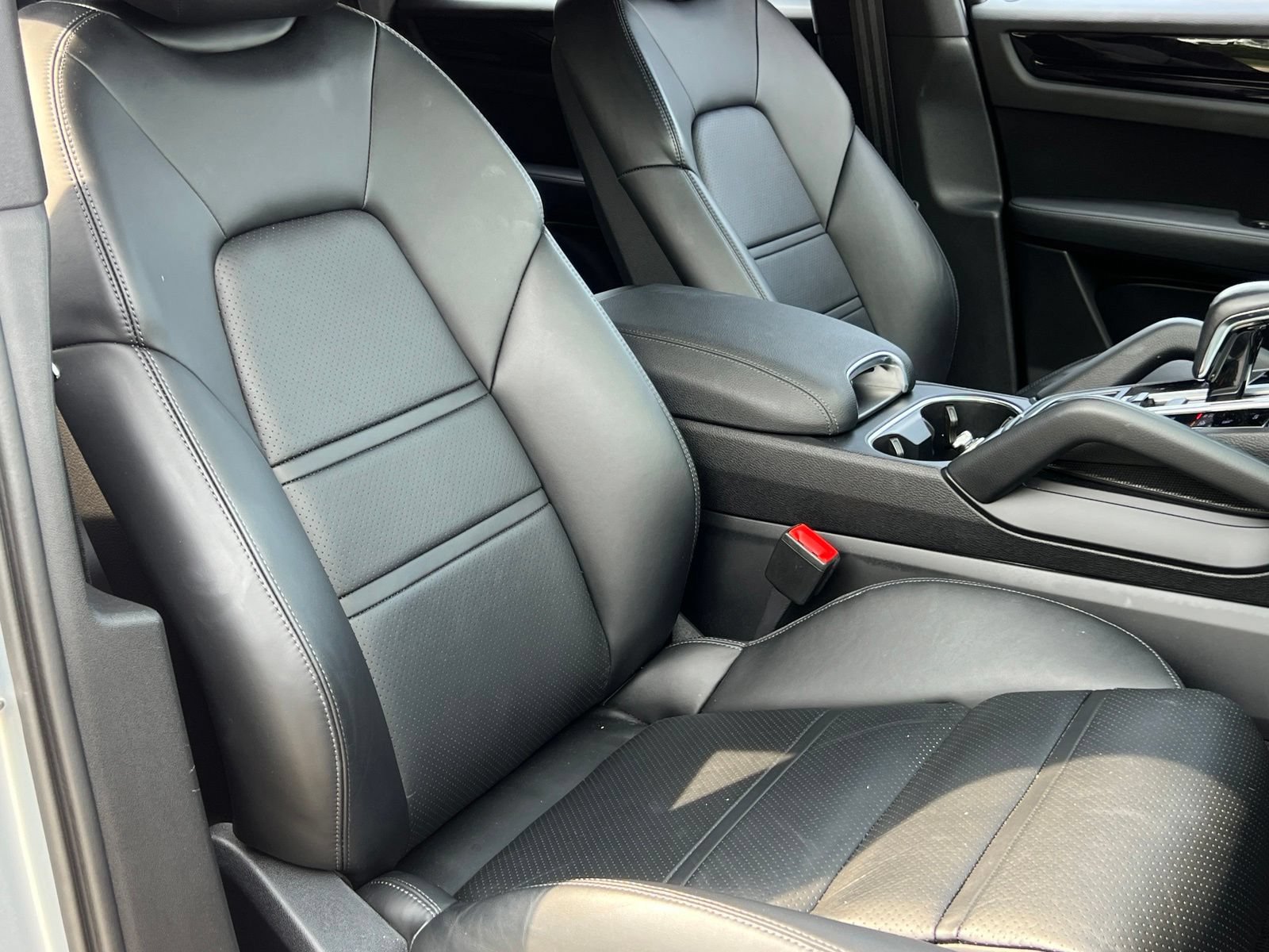Certified 2023 Porsche Cayenne AWD/4WD image 17