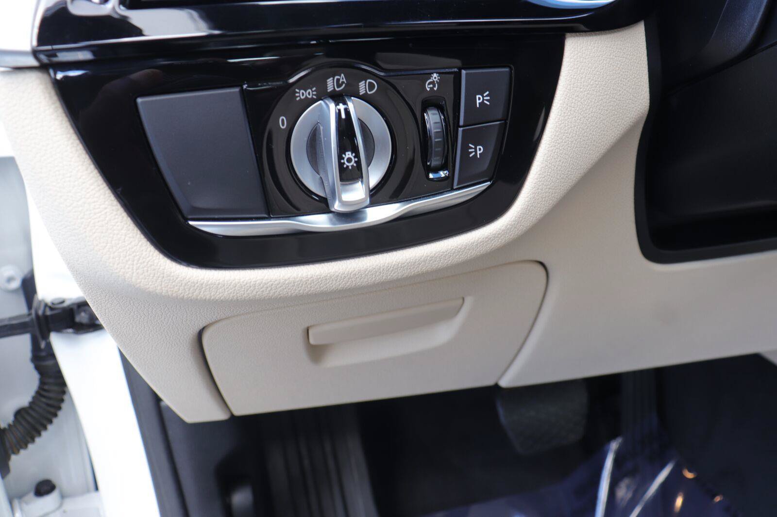 Used 2023 BMW 540i w/ Premium Package RWD image 24