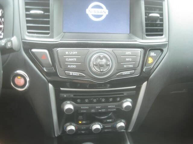 Used 2017 Nissan Pathfinder SV w/ SV Cold Weather Package image 29