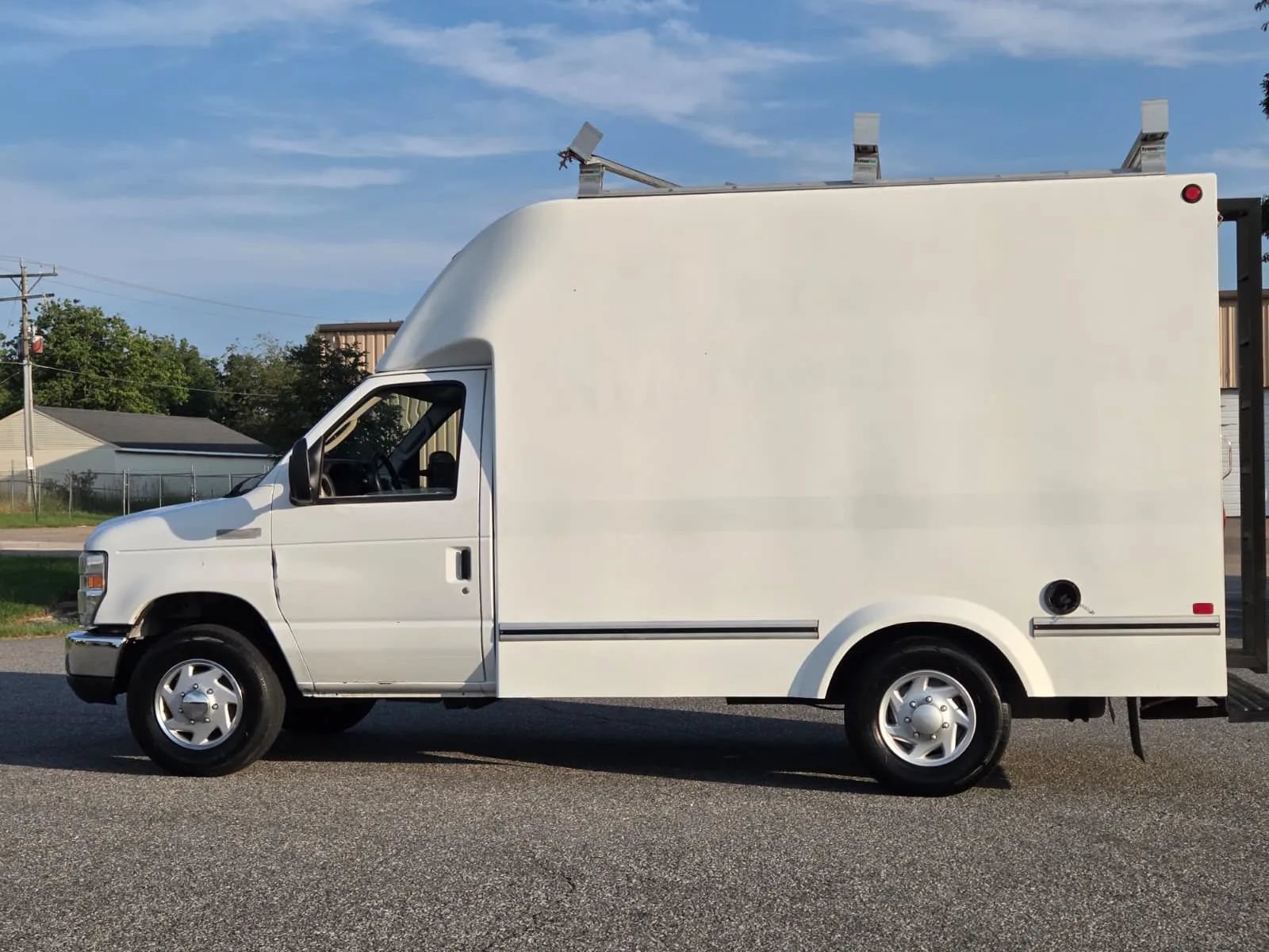 Used 2013 Ford E-350 and Econoline 350 Super Duty RWD image 10