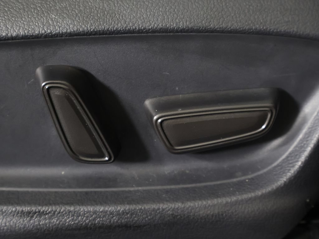 Used 2019 Toyota Avalon XLE w/ Moonroof Package FWD image 34